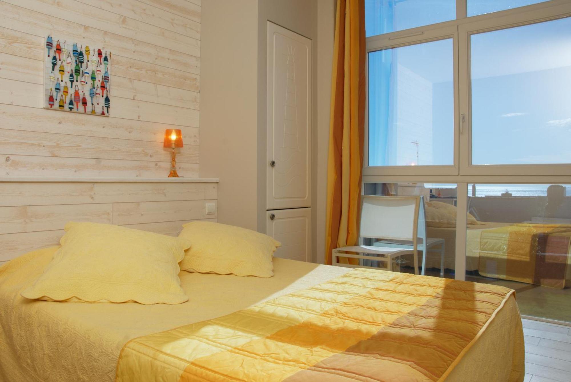 Logis Hotel Vent D'Iroise ปลูกงเวอแล็ง ภายนอก รูปภาพ