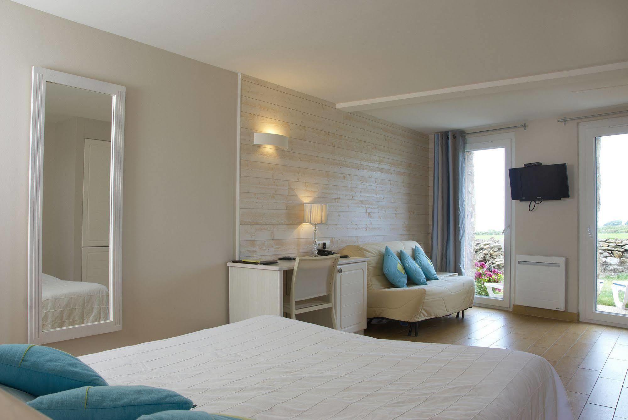Logis Hotel Vent D'Iroise ปลูกงเวอแล็ง ภายนอก รูปภาพ